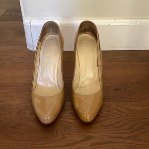 Christian Louboutin Tan Heels. Size 39 (US 8.5). 4 inch heel.